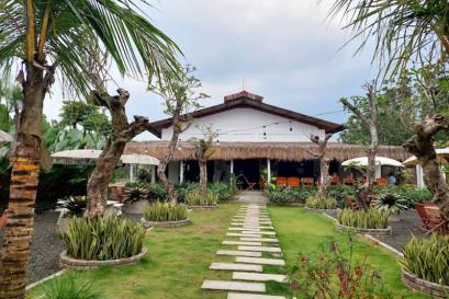 Tabebuya Resto & Resort