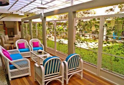 Tabebuya Resto & Resort