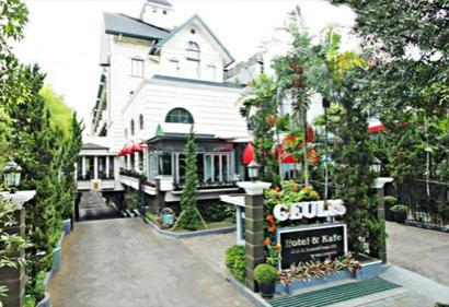 Tabebuya Resto & Resort