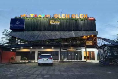 Tabebuya Resto & Resort