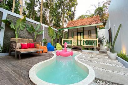 Tabebuya Resto & Resort